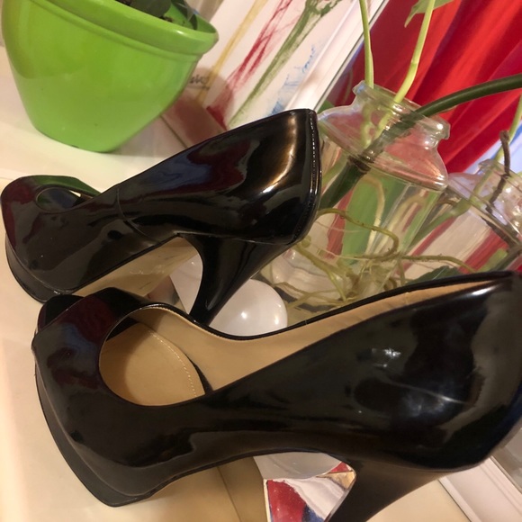 Heels - Picture 3 of 5